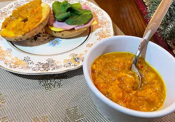 pineapple curry chutney on a bagel